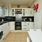 City Beautiful Single Bedroom