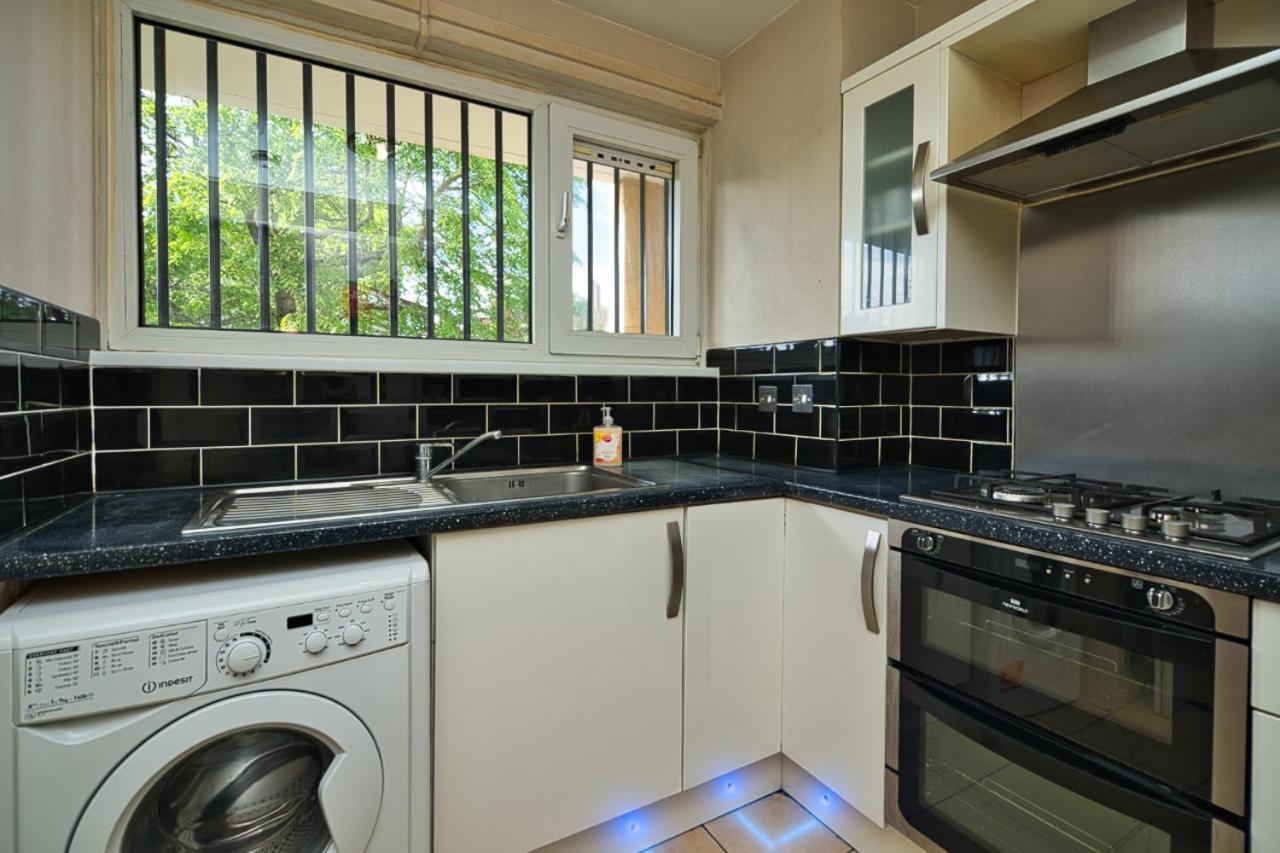 Beautiful Single Bedroom Guest house London
